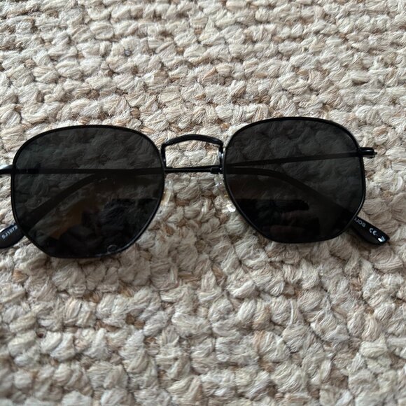 Sojos and target sunglass lot - Picture 1 of 16